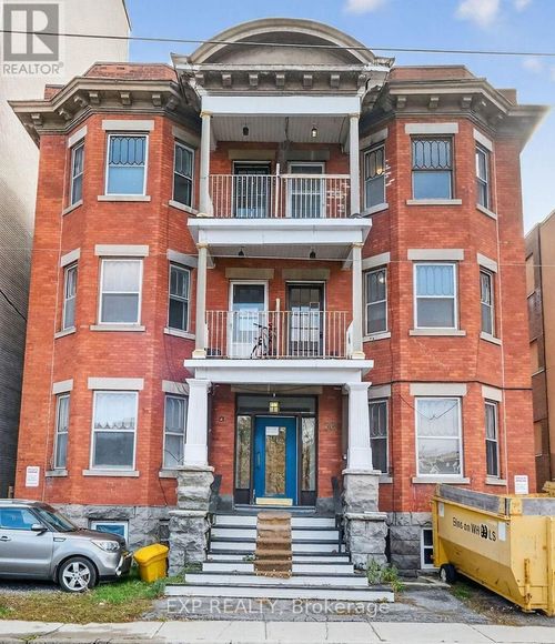 366 Frank St, Ottawa, ON, K2P0Y1 | Card Image