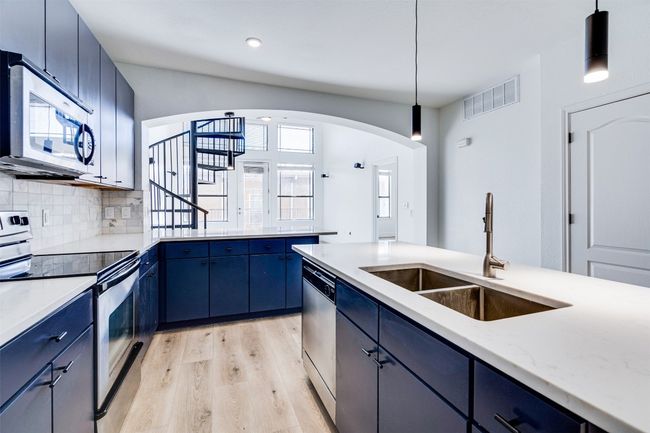 APT-600 - 2505 San Gabriel St, Condo with 4 bedrooms, 2 bathrooms and 3 parking in Austin TX | Image 7