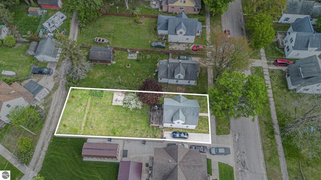 832 Wallace St, House other with 3 bedrooms, 1 bathrooms and null parking in Cadillac MI | Image 37