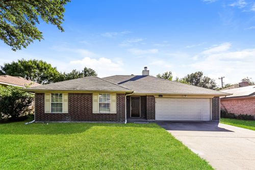 606 Plainview Dr, Mansfield, TX, 76063-2170 | Card Image