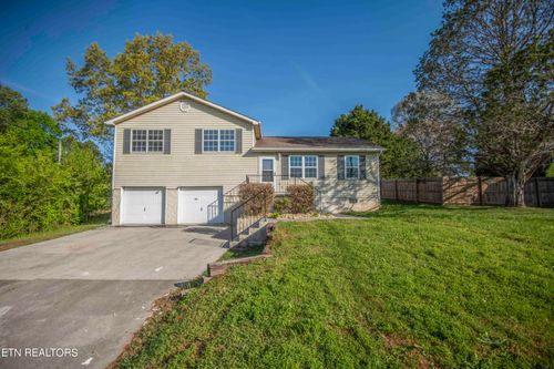 1109 E Emory Rd, Knoxville, TN, 37938-4622 | Card Image