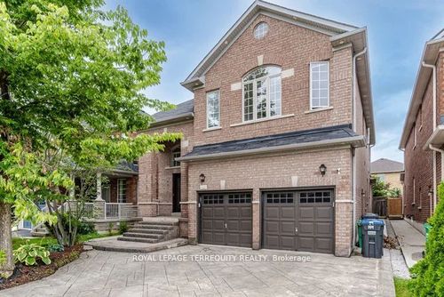 3121 Clipperton Dr, Mississauga, ON, L5M0C2 | Card Image