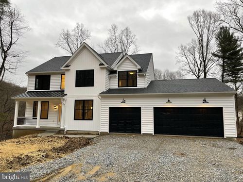 127 Bishop Rd, Pottstown, PA, 19465-8229 | Card Image