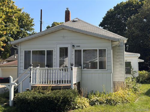 3142 Wright St, Port Huron, MI, 48060-2263 | Card Image