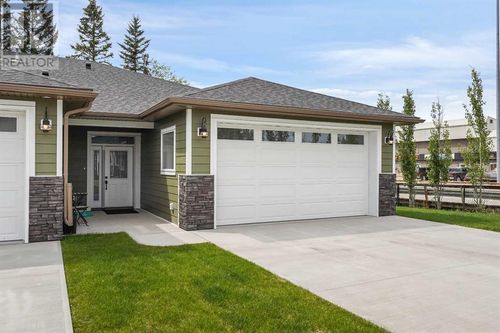 610 4 Ave Sw, Sundre, AB, T0M | Card Image