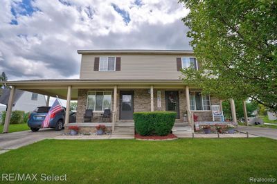 2144 Jolson Avenue, Home with 0 bedrooms, 2 bathrooms and null parking in Burton MI | Image 2