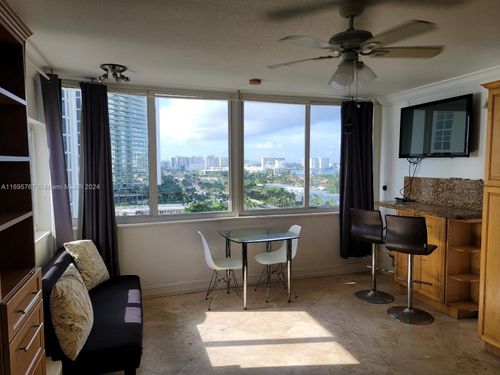 1044-19201 Collins Ave, Sunny Isles Beach, FL, 33160 | Card Image