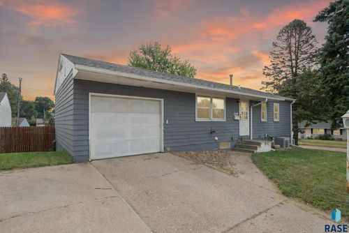 1444 S Bahnson Ave, Sioux Falls, SD, 57103-3444 | Card Image