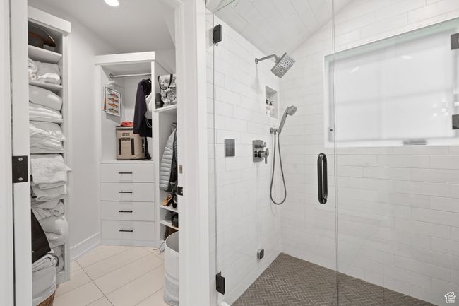Walk in closet | Image 32