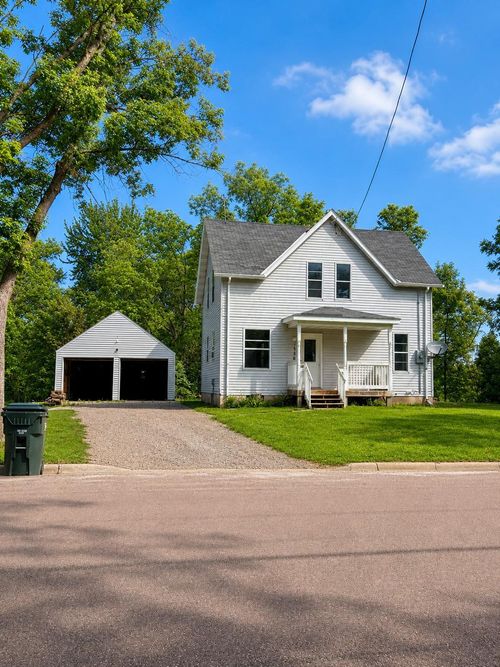 458 4th St N, Brownton, MN, 55312-9412 | Card Image