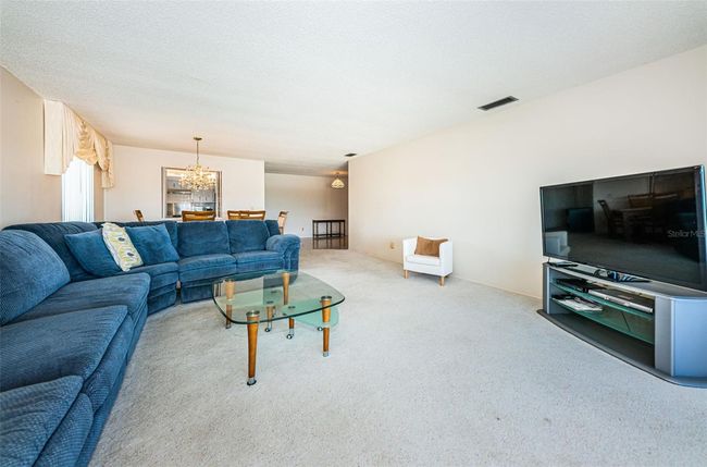 Spacious living room | Image 14