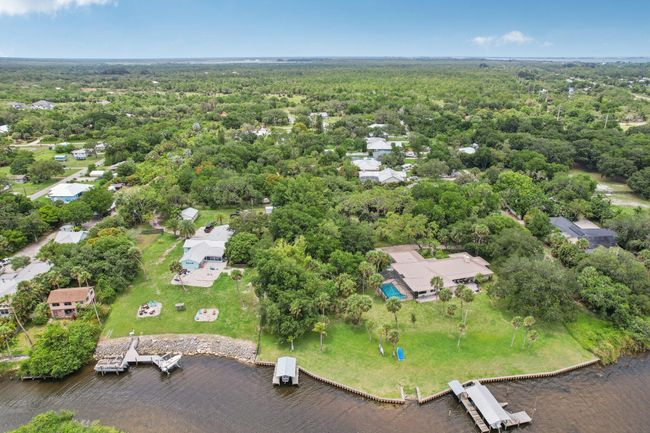 9830 Oak Trl, House other with 3 bedrooms, 3 bathrooms and null parking in Sebastian FL | Image 8