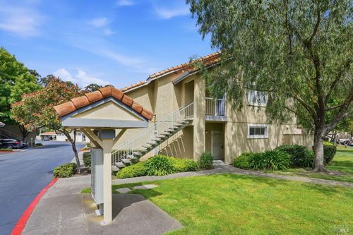 801 Forest Run, Hercules, CA, 94547-3911 | Card Image