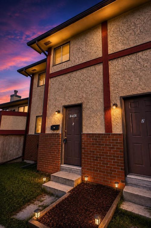 3-1702 35 St Se, Calgary, AB, T2A1B5 | Card Image