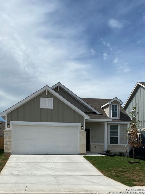7723 Cottonwood Rdg, Boerne, TX, 78015-5153 | Card Image