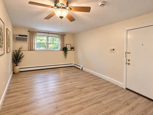 f2-6 Venice St, Danvers, MA, 01923-2038 | Card Image