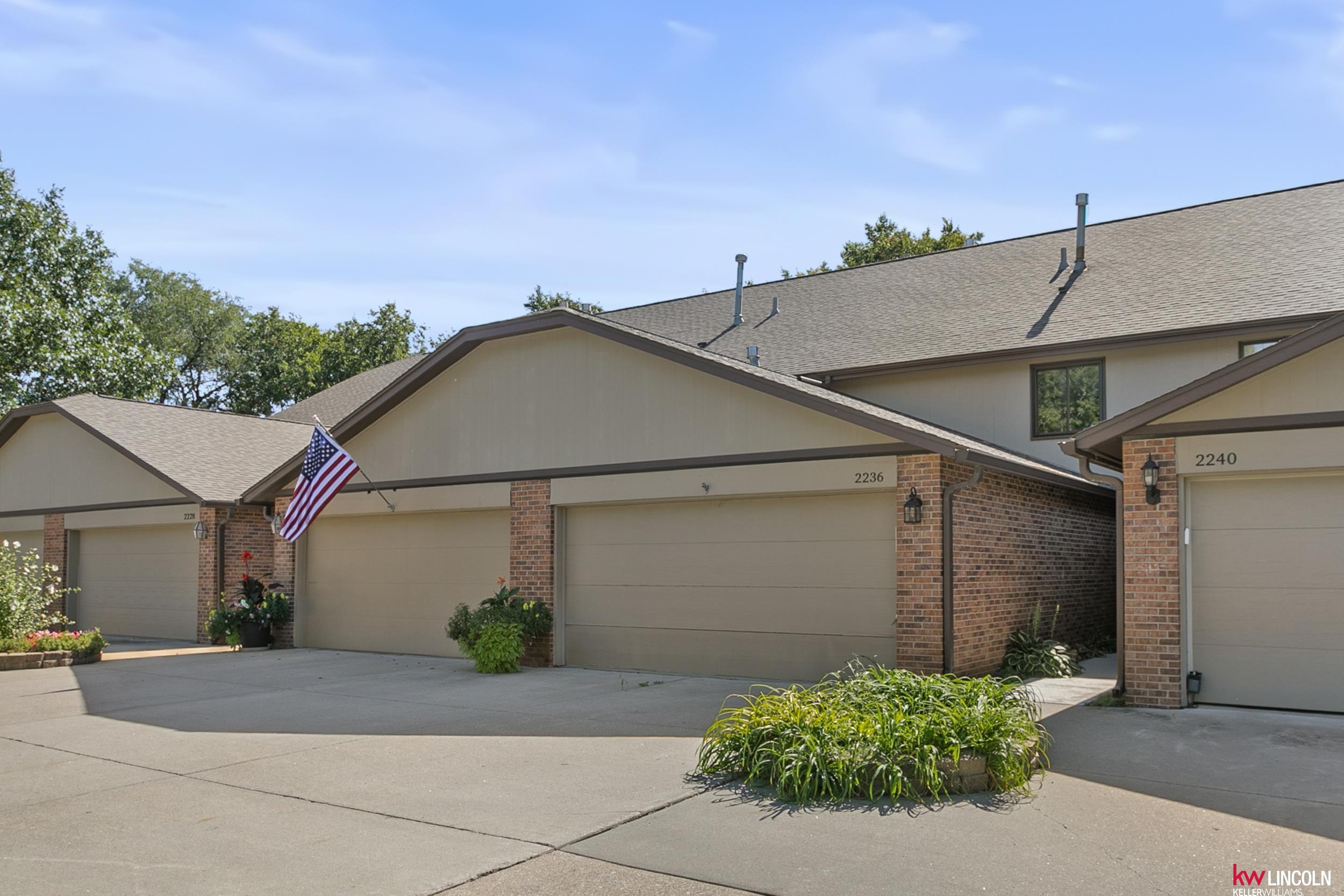 Winding Way, Lincoln, NE 68506