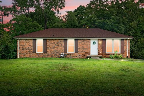 305 Barry Dr, Clarksville, TN, 37040-4302 | Card Image