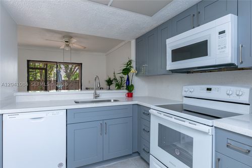 2513-2513 San Remo Cir, Homestead, FL, 33035-1160 | Card Image