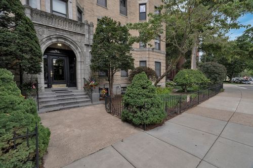 apt-33-51 Park Dr, Boston, MA, 02215-5203 | Card Image