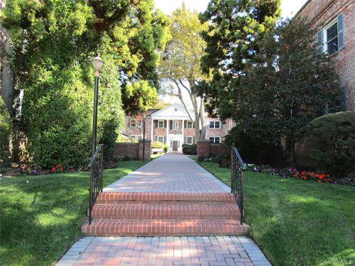 23-43 Forest Ave, Rockville Centre, NY, 11570-5460 | Card Image