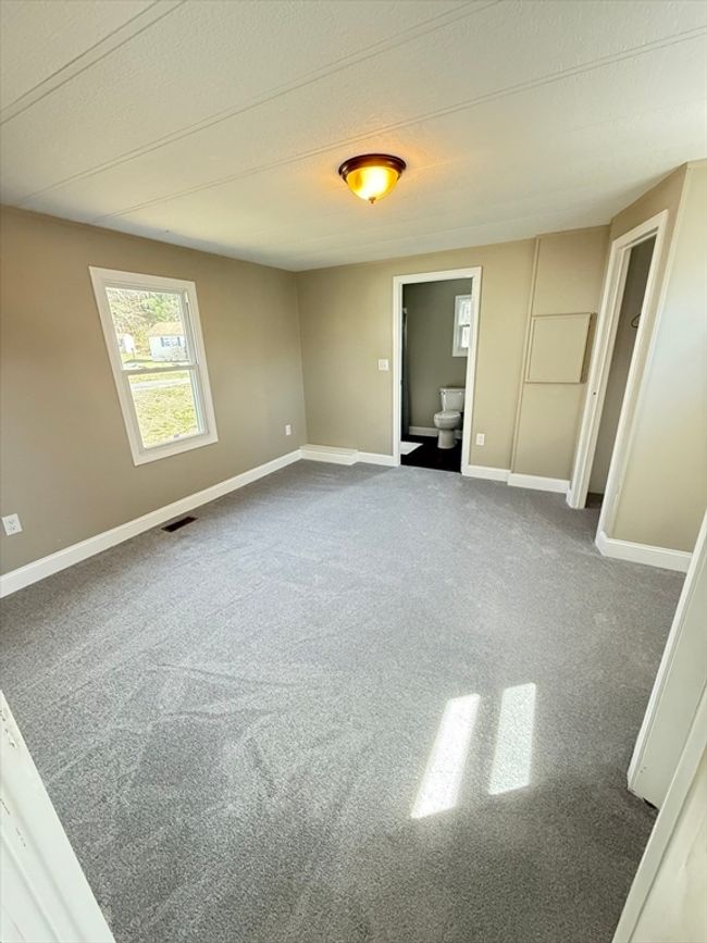 7 Silver Birch Ln, House other with 2 bedrooms, 2 bathrooms and 5 parking in Kingston MA | Image 8