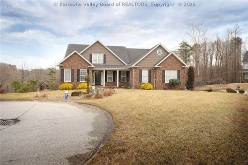 561 Wynterhall Ln, South Charleston, WV, 25309-8424 | Card Image