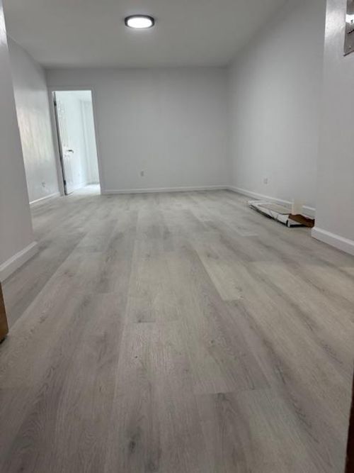 apt-2k-83 Vietor Ave, Elmhurst, NY, 11373-3272 | Card Image