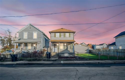 402 Beaver Ave, Aliquippa, PA, 15001-2437 | Card Image