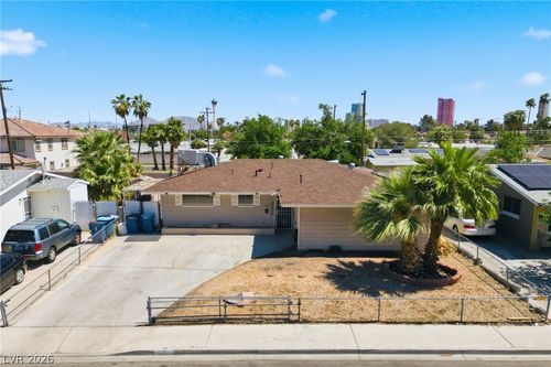 2529 Arenas St, Las Vegas, NV, 89102-5720 | Card Image