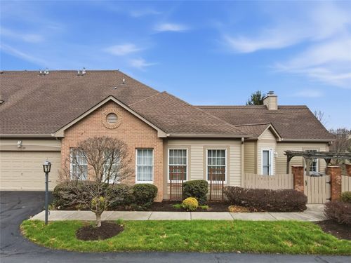 135 Linden Ct, Seven Fields, PA, 16046-4303 | Card Image