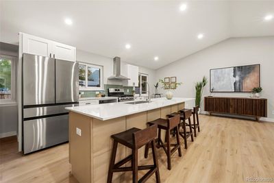 Kitchen Island | Image 1