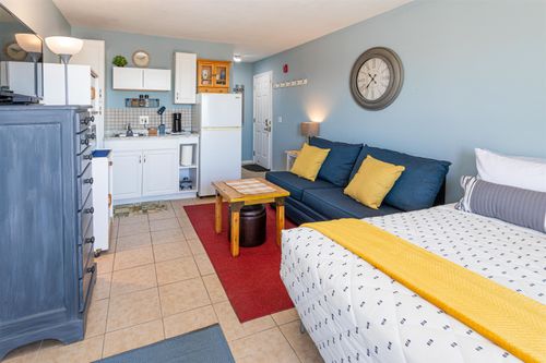 103-415 Ocean Blvd, Hampton, NH, 03842-3635 | Card Image