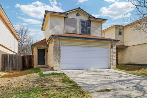 9515 Gillcross Way, San Antonio, TX, 78250-2741 | Card Image