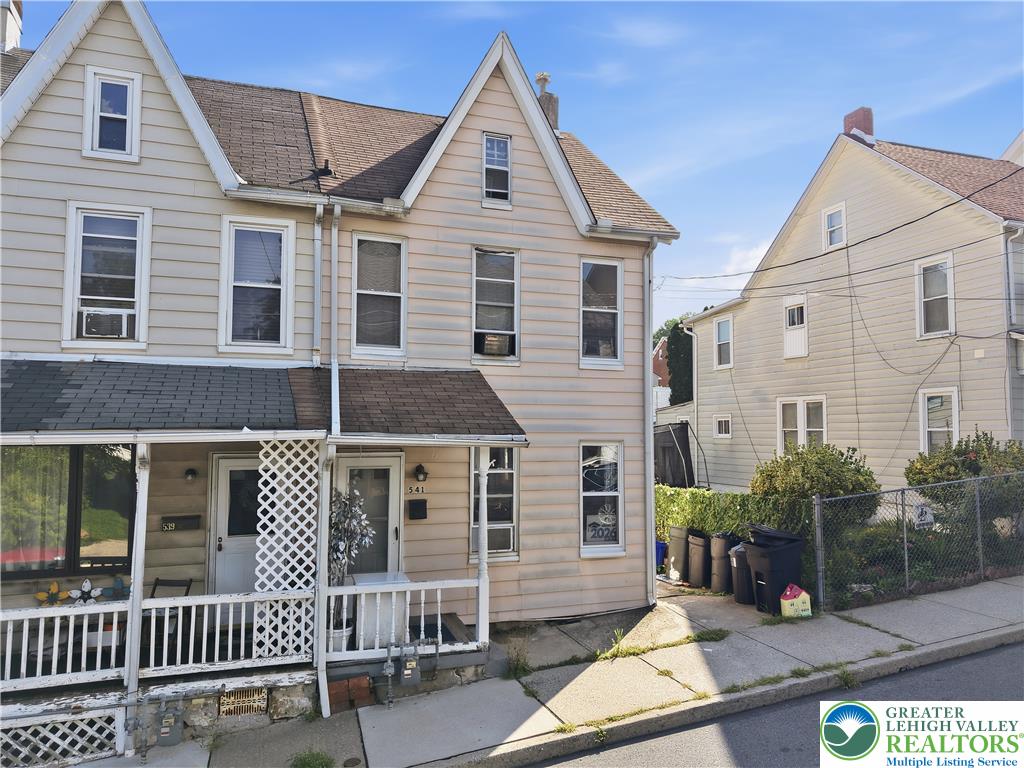 Residential in Fountain Hill Boro 3