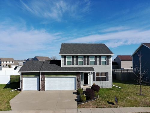 908 35th St Sw, Bondurant, IA, 50035-6818 | Card Image