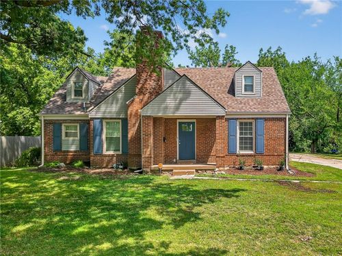 5005 Lowell Dr, Kansas City, MO, 64129-1979 | Card Image