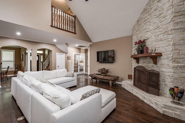 402 Cs Harmon Rd, Home with 4 bedrooms, 4 bathrooms and 2 parking in Hankamer TX | Image 12
