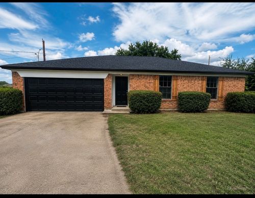 1105 Mapleview Dr, Arlington, TX, 76018-2925 | Card Image