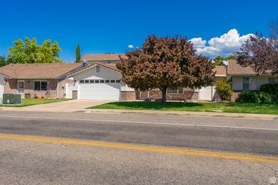 684 N Westridge Dr, House other with 2 bedrooms, 2 bathrooms and 2 parking in St George UT | Image 2