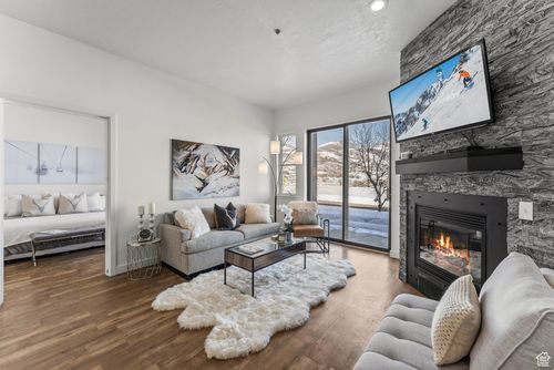 r1059-1364 W Stillwater Dr, Heber City, UT, 84032-4537 | Card Image