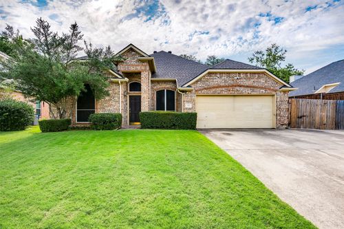 1010 Becker Dr, Euless, TX, 76039-3259 | Card Image