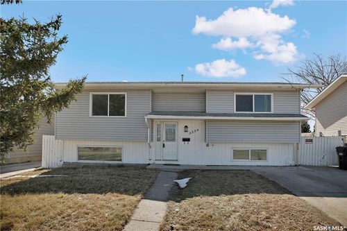 3339 Fairlight Dr, Saskatoon, SK, S7M4N1 | Card Image