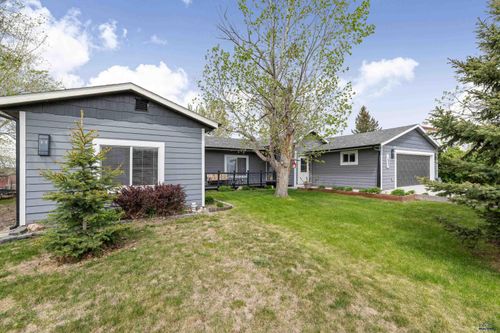 522 Swallow Dr, Box Elder, SD, 57719-9707 | Card Image