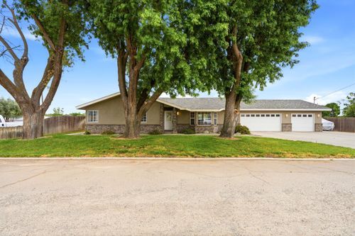 9317 14th Ave, Hanford, CA, 93230-9211 | Card Image