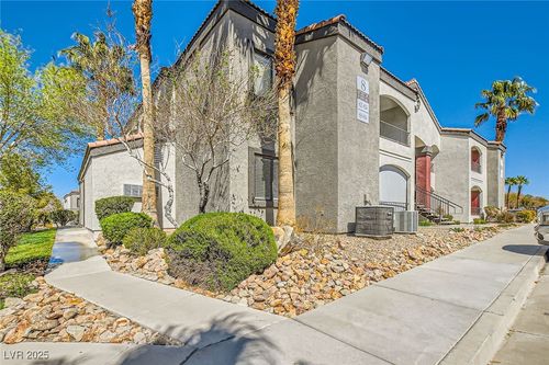 unit-814-950 Seven Hills Dr, Henderson, NV, 89052-4304 | Card Image