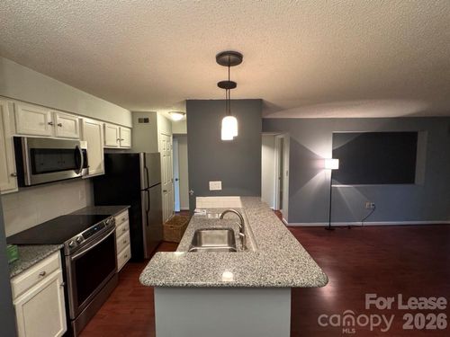 i-417 W 8th St, Charlotte, NC, 28202-2763 | Card Image
