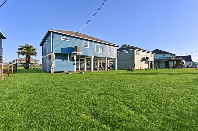 3233 Castle Dr, House other with 3 bedrooms, 2 bathrooms and 1 parking in Crystal Beach TX | Image 29