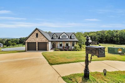 9104 Sir Boon Court, House other with 4 bedrooms, 3 bathrooms and 3 parking in Harrison TN | Image 1