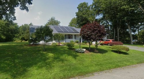 12 Holiday Dr, Fairhaven, MA, 02719-2410 | Card Image